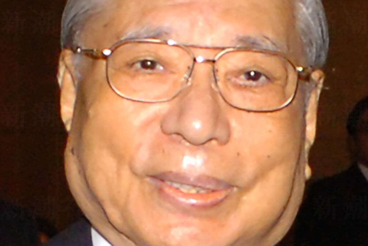 【創価学会元理事長・長男の苦悩】修学旅行でお土産に買ったダルマを母親に捨てられ…信心はなくなっても学会はやめない事情 | デイリー新潮
