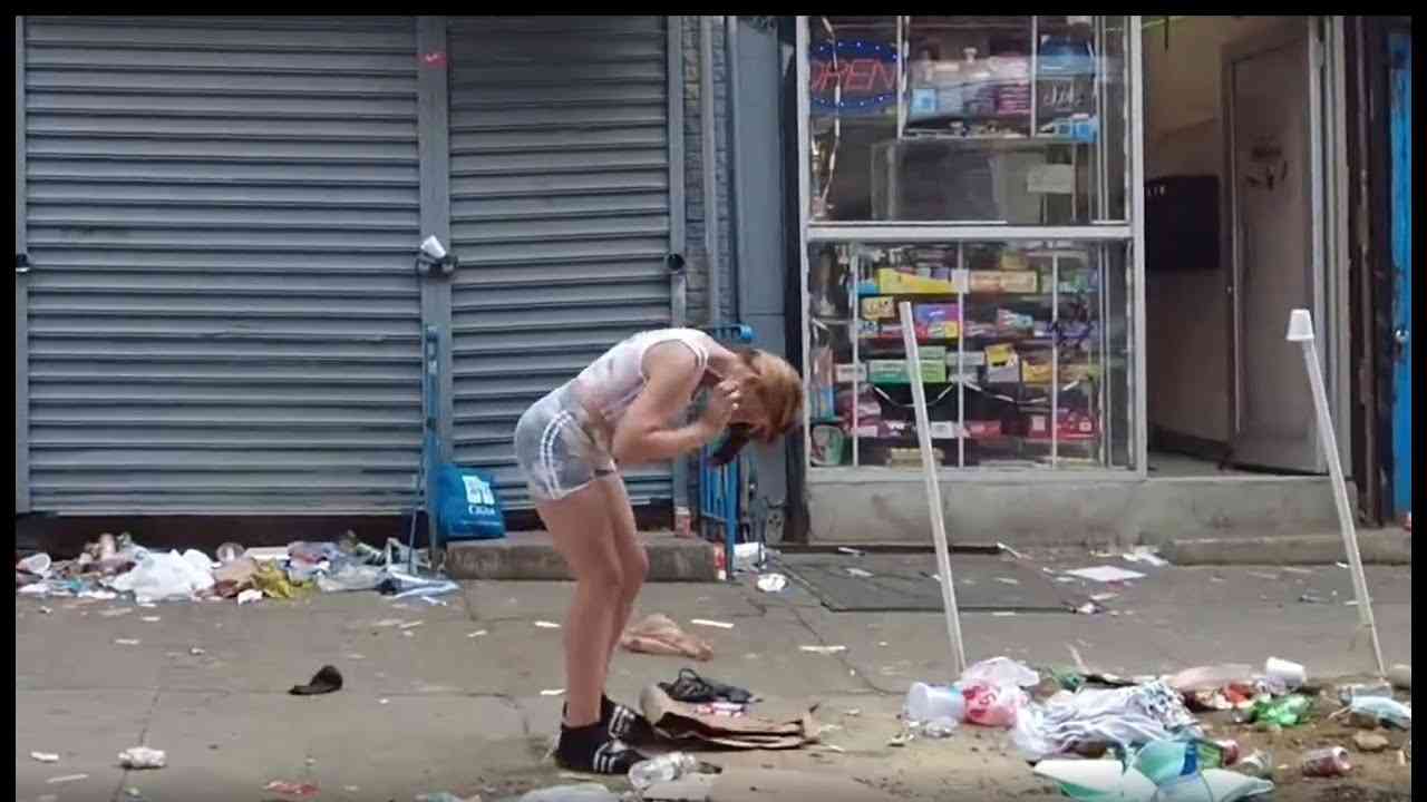 2021年　Streets of Philadelphia リアルゾンビの街誕生　薬物中毒者の街　フィラデルフィア　バイオハザード　恐怖の世界 - YouTube