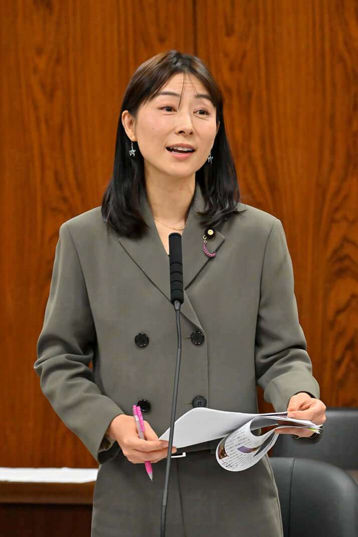 「ホスト新法」国会提出で歌舞伎町が大混乱　塩村文夏議員を敵視し“ホスト潰しはクールジャパン潰しと同じだ”と叫ぶ「ホス狂い」たち