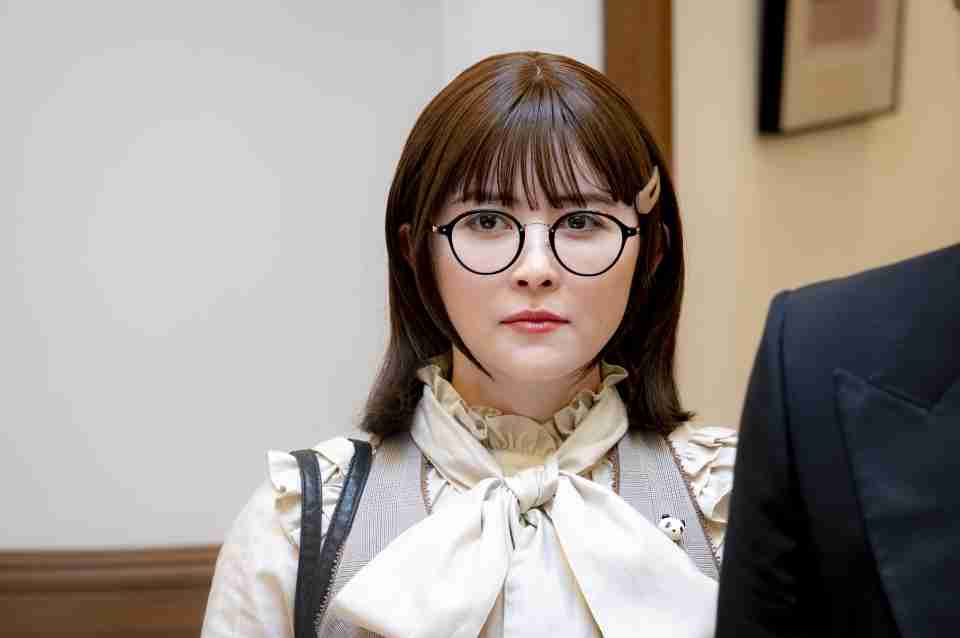宮澤エマ34歳　もはや別人「フェルマーの料理」丸メガネの年齢不詳女子「分からなかった」「らんまんと違いすぎ」「化ける」