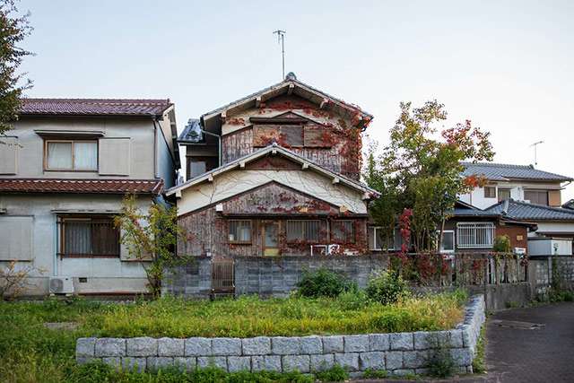 空き家の固定資産税が6倍になるのはいつから？法改正で対象が増える！｜不動産売却コラム｜八城地建