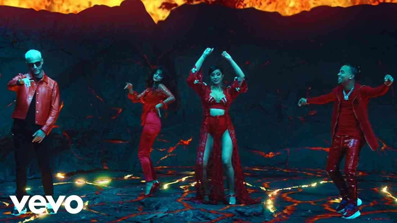 DJ Snake - Taki Taki ft. Selena Gomez, Ozuna, Cardi B (Official Music Video) - YouTube