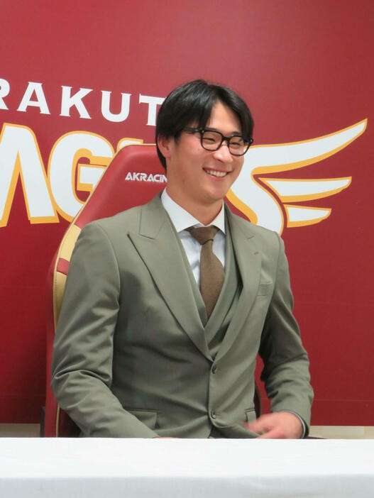 楽天・安楽、後ろから “蹴り” を入れる動画拡散で物議…マー君も笑顔で「肘入れ」の悪ふざけ