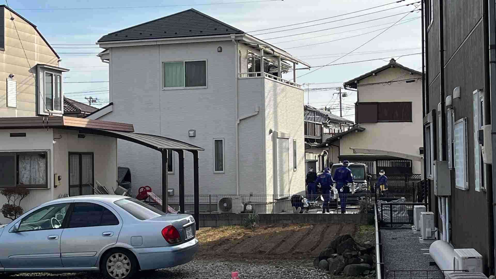 路上で女性が顔から血を流し倒れ死亡　男2人が暴行か　男らは逃走中　千葉・松戸市