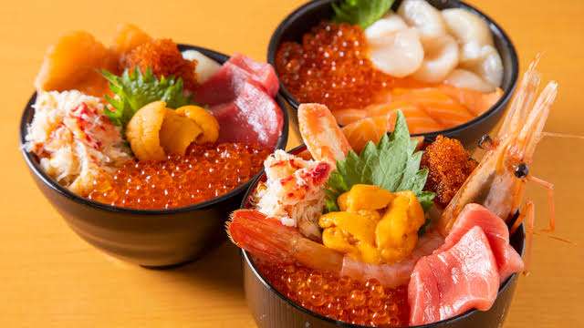 【海鮮丼】vs【お刺身定食】