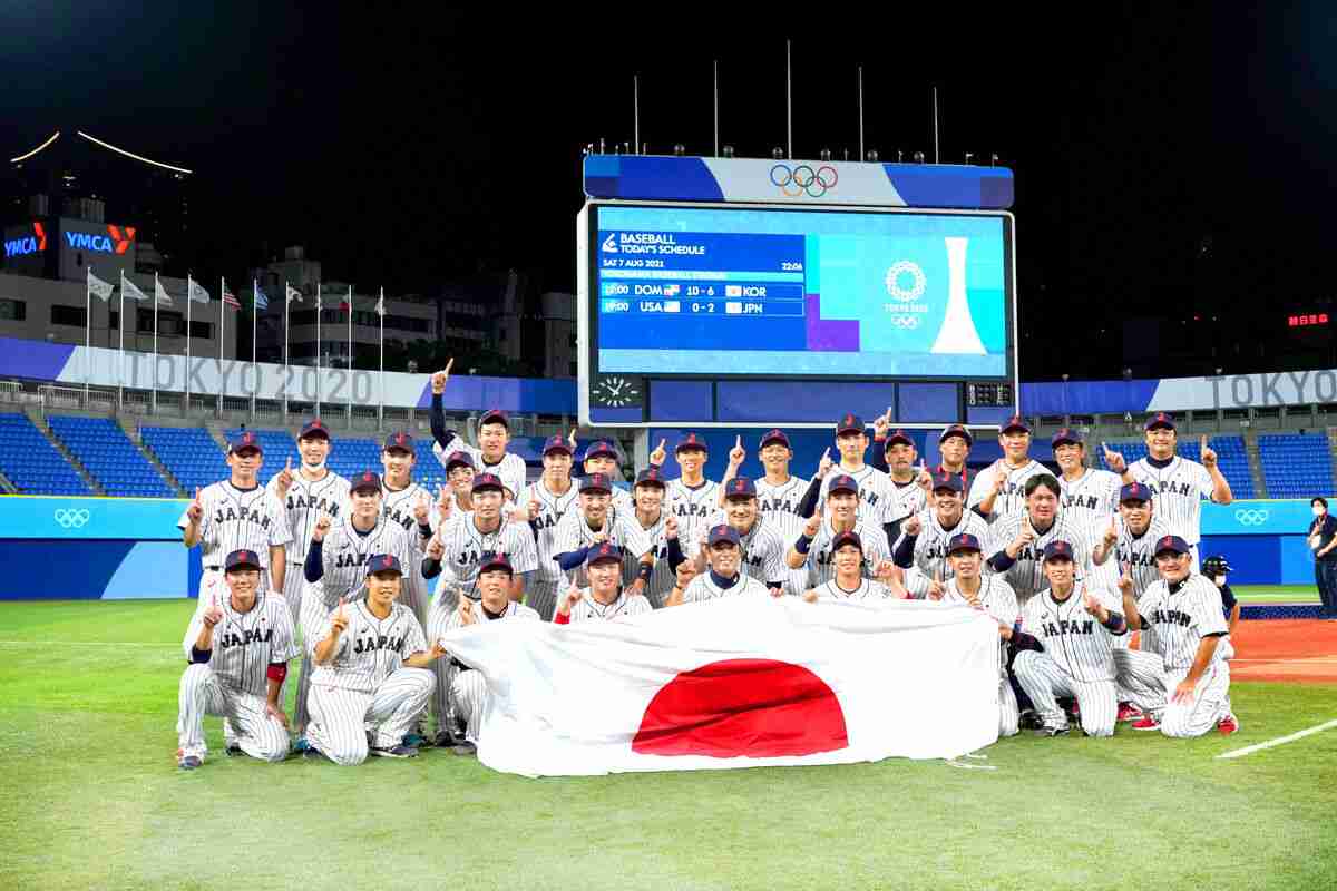 【侍ジャパン】稲葉篤紀監督、男泣きの金メダル…少年時代のいじめ、野球に救われ導いた世界一 : スポーツ報知