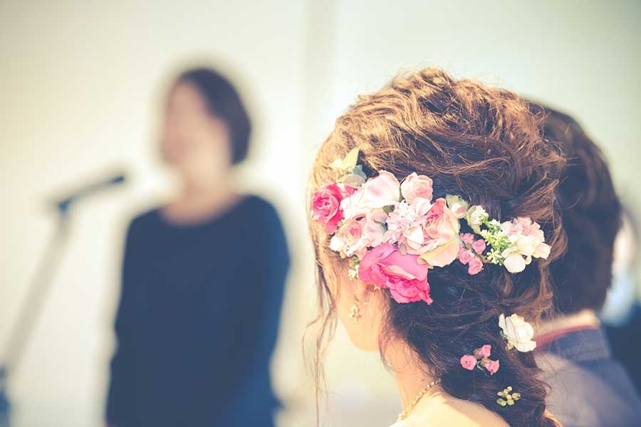 結婚式で突然、マイクを振られて…　「ほれ直した」夫の対応　会場を爆笑させたスピーチの中身とは | Hint-Pot
