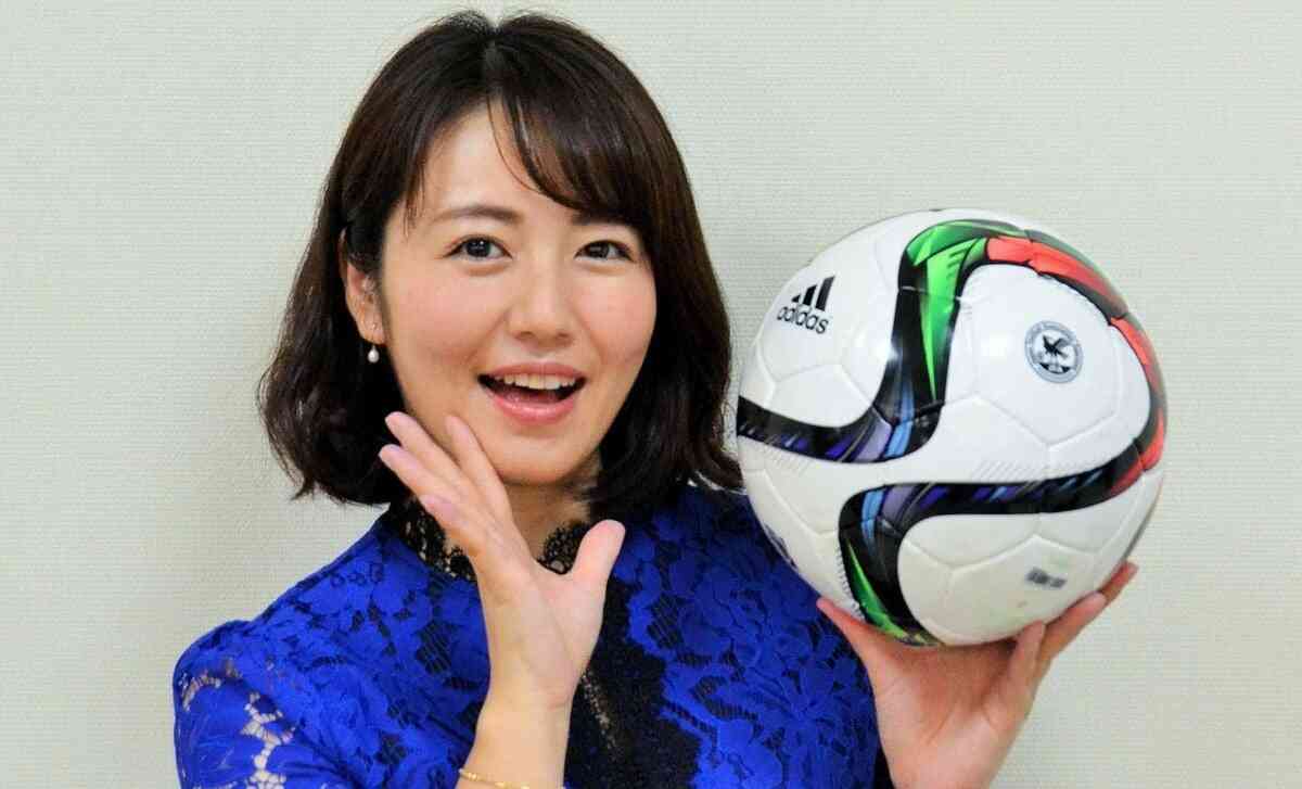 磯山さやか「結婚したらグラビア卒業」に落胆の声続々　40歳になってもファンが減らない理由 | 概要 | AERA dot. (アエラドット) 