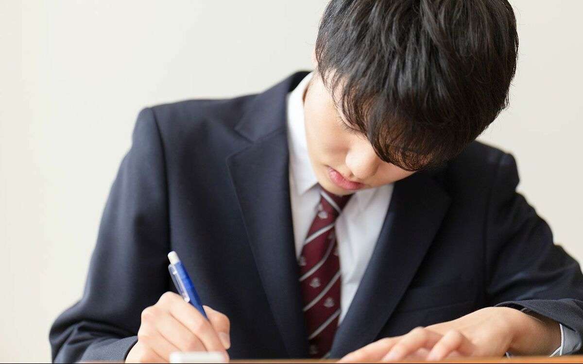 私たちが「受験勉強」を強いられるにようになった理由は…日本に「偏差値」が生まれたその歴史背景 | 文春オンライン