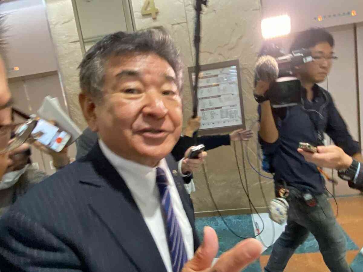 東近江市長「なんで謝罪する必要あるの」　フリースクール発言「親御さんには誤解与えた」とも