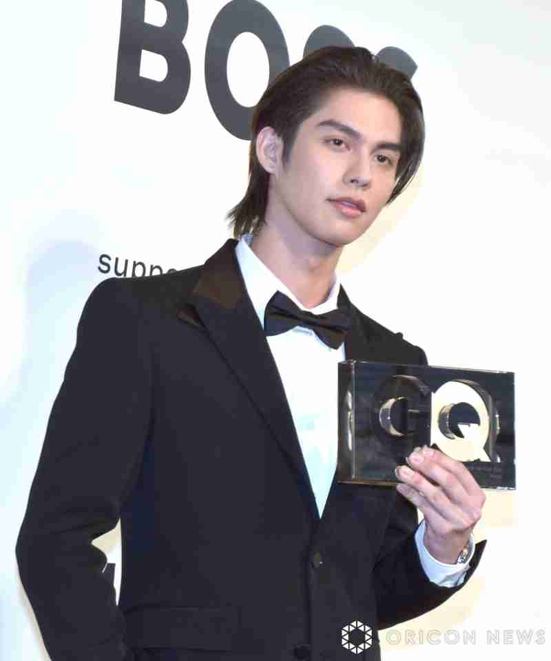 【GQ MEN OF THE YEAR】BRIGHT、ベスト・アジアン・エンターテイナー賞に笑顔「大変光栄」（オリコン） - Yahoo!ニュース