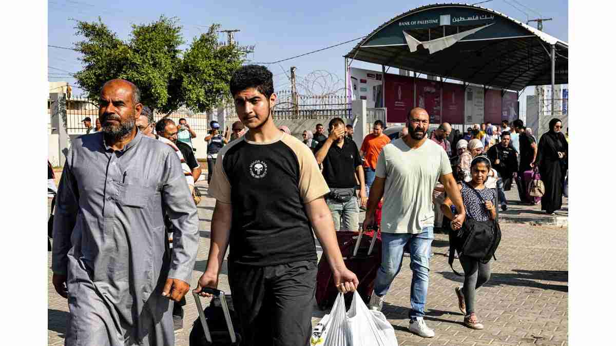 イスラエル国防相がハマスに「死ぬか、無条件降伏しかない」…ガザ退避希望しない日本人１人 : 読売新聞