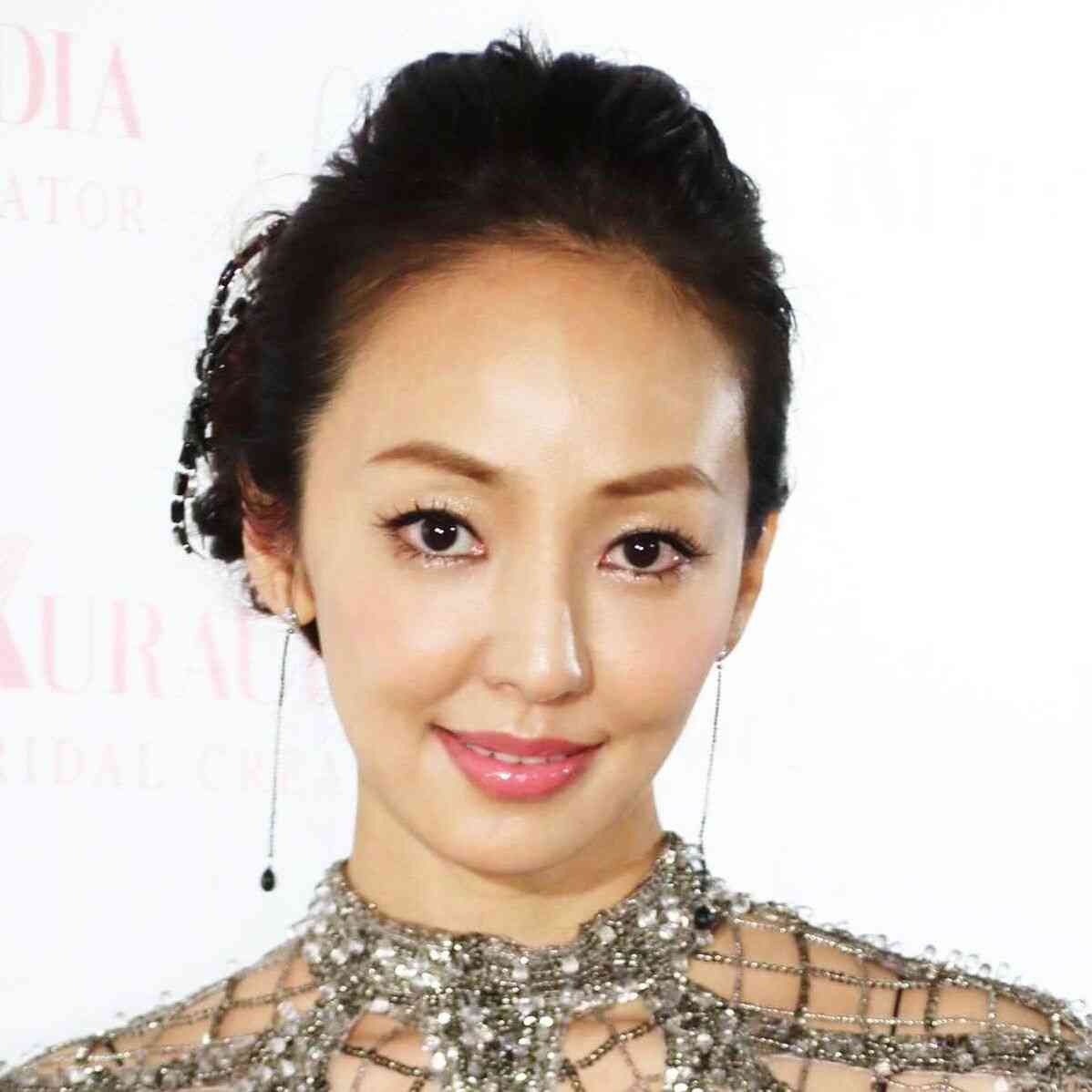 神田うの、１２歳娘の弁当に「カニ」を投入！彩り華やかな３段を披露…セレブ感漂うおかずが話題 : スポーツ報知