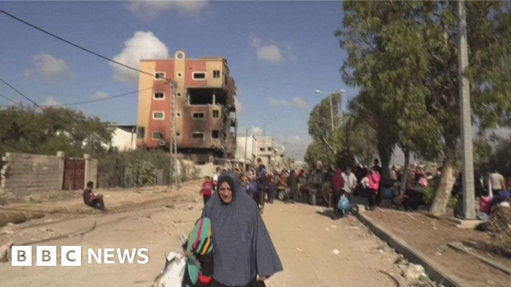 Hundreds leave Gaza's al-Shifa hospital as many feared killed at UN shelter - BBC News