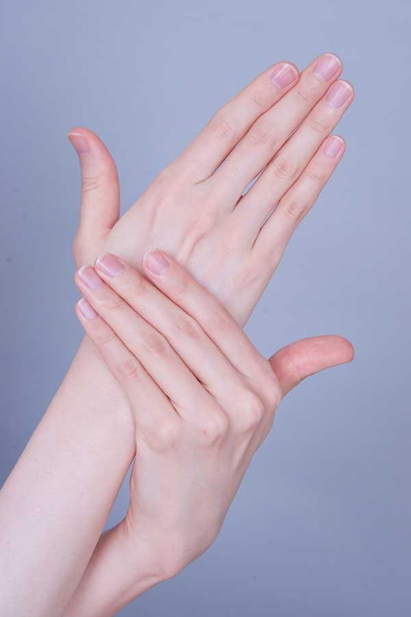 42歳で手年齢26歳　ハンドモデル・柏木たけしが明かす業界のリアル、ギャラ事情、撮影の裏話