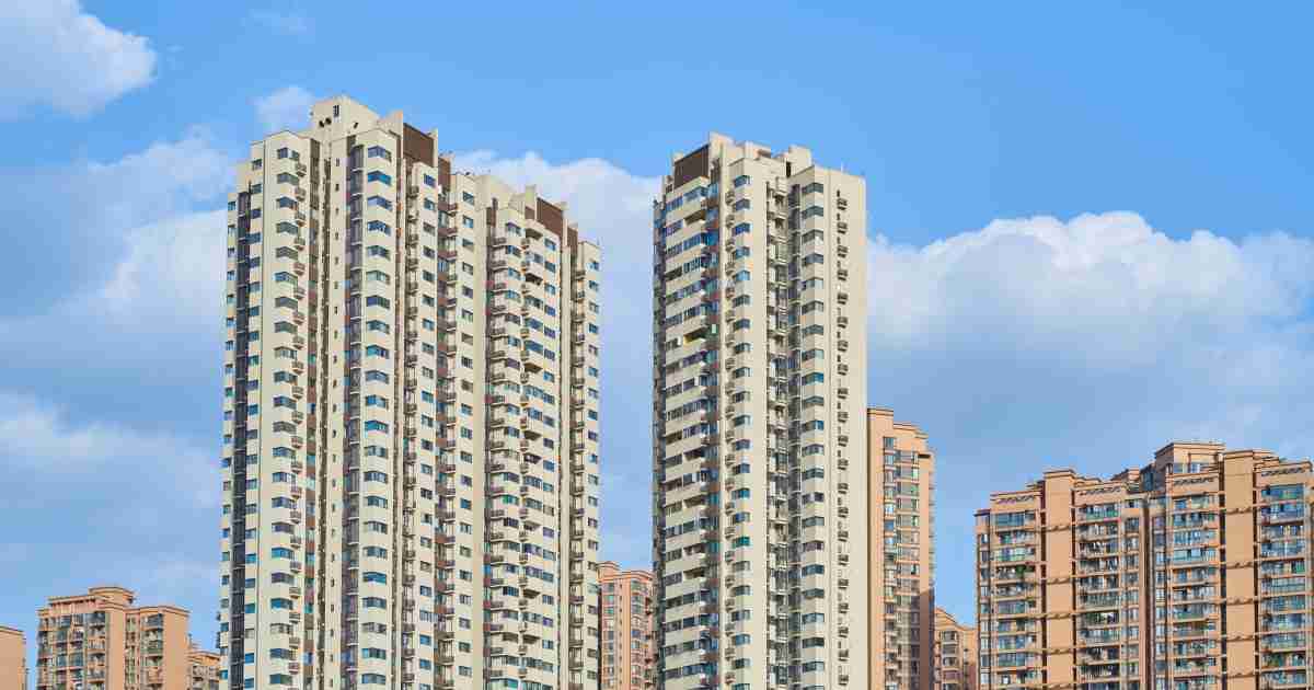 ゴミ置き場にゴミが散乱し、共用部分が汚れ、やがて居住不能に…「タワマン」の管理費と修繕積立金の「猛烈な上昇」で危惧される「深刻すぎる事態」（榊 淳司） | 現代ビジネス | 講談社（1/5）