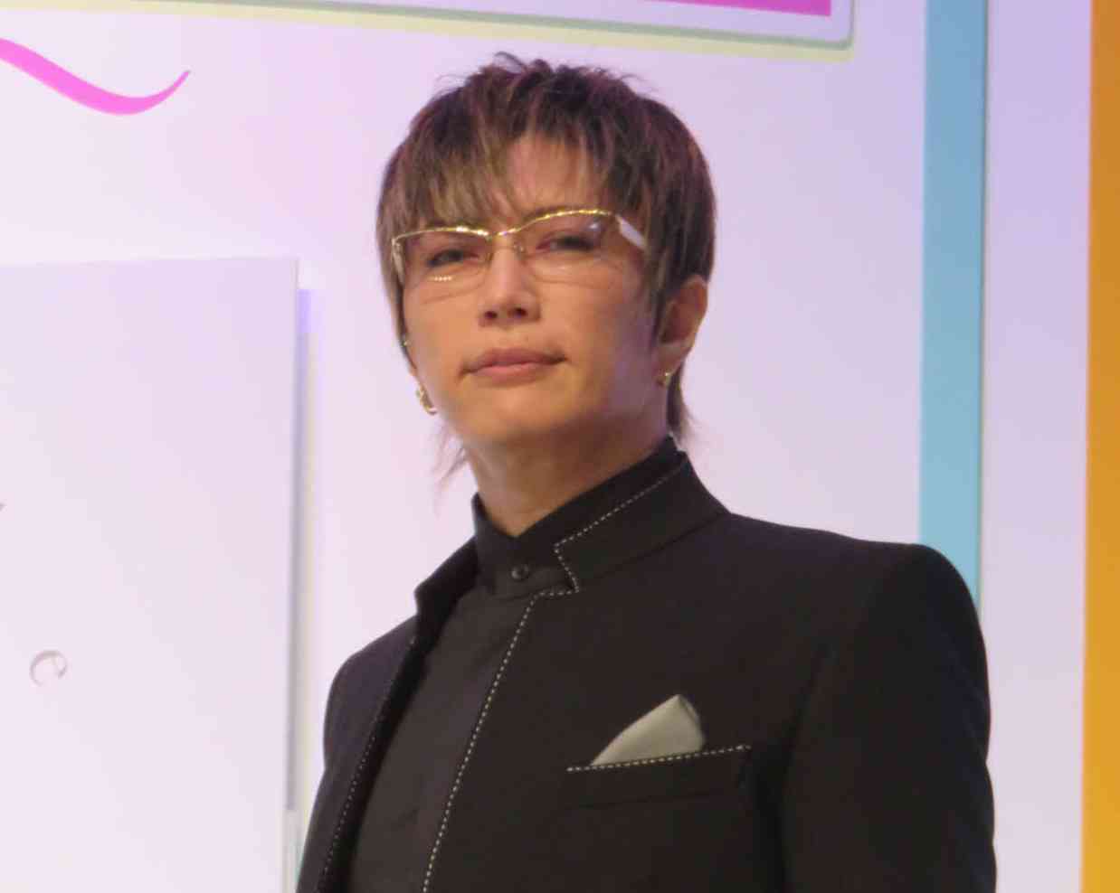 GACKT、主演舞台が３時間遅れで開演も会場側から怒られず「何でだろうと思ったら…」（日刊スポーツ） - Yahoo!ニュース