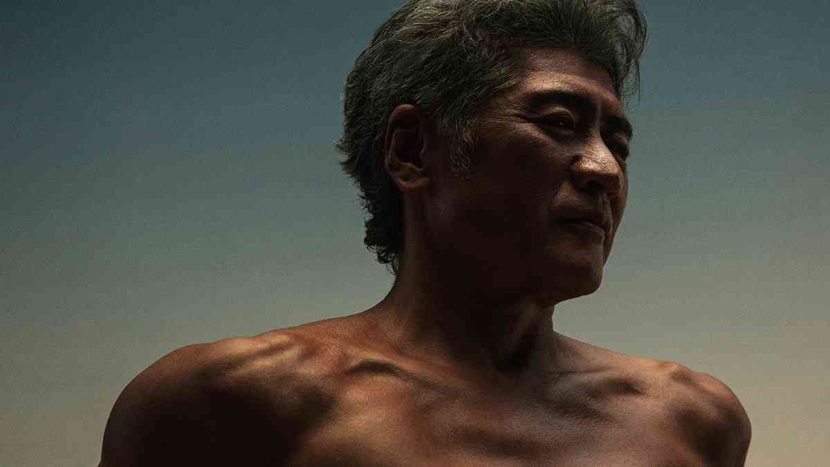 吉川晃司、58歳とは思えぬ肉体美を披露「ギリシャ彫刻のよう」 今もトレーニングは週6回&水泳は年300日