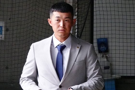 足引きずり帰路へ…元鷹21歳、死球で無念の途中離脱　高橋純からDMで「ごめんな」 | Full-Count