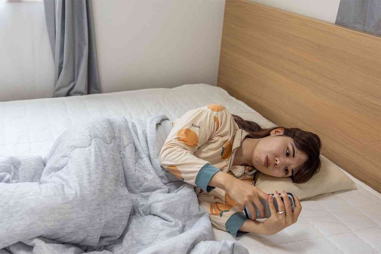 最新科学で「よく寝るほど貯金が増える」ことが判明!? 無駄遣いの原因は“睡眠不足”、脳のセルフコントロール力を向上して“貯め体質”に！ | 週刊女性PRIME