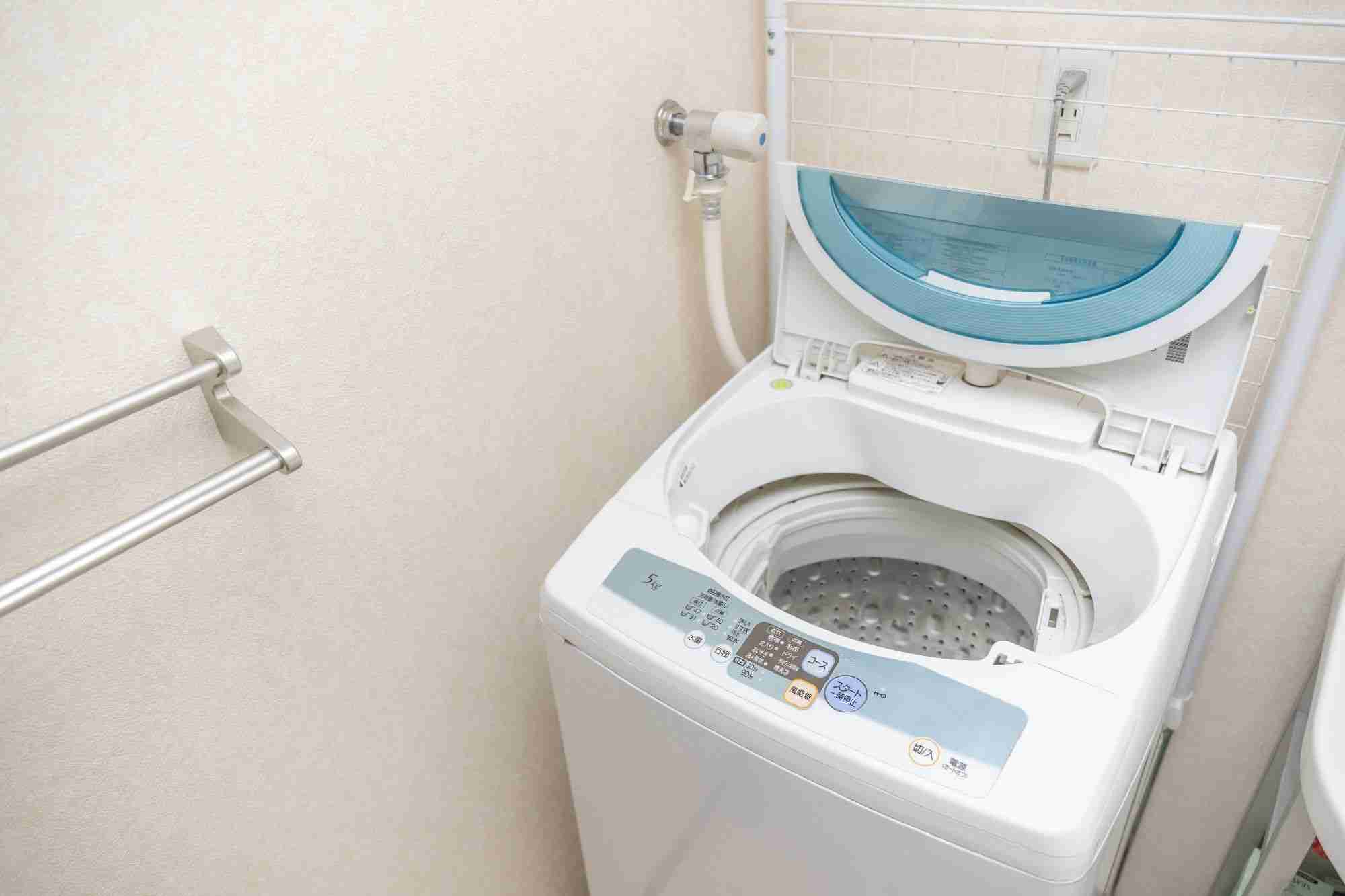 洗濯機のカビ取り剤を定期便にしてみた→1年後「その結果がこれである」 共感集まる「届いた時点で満足」｜よろず〜ニュース