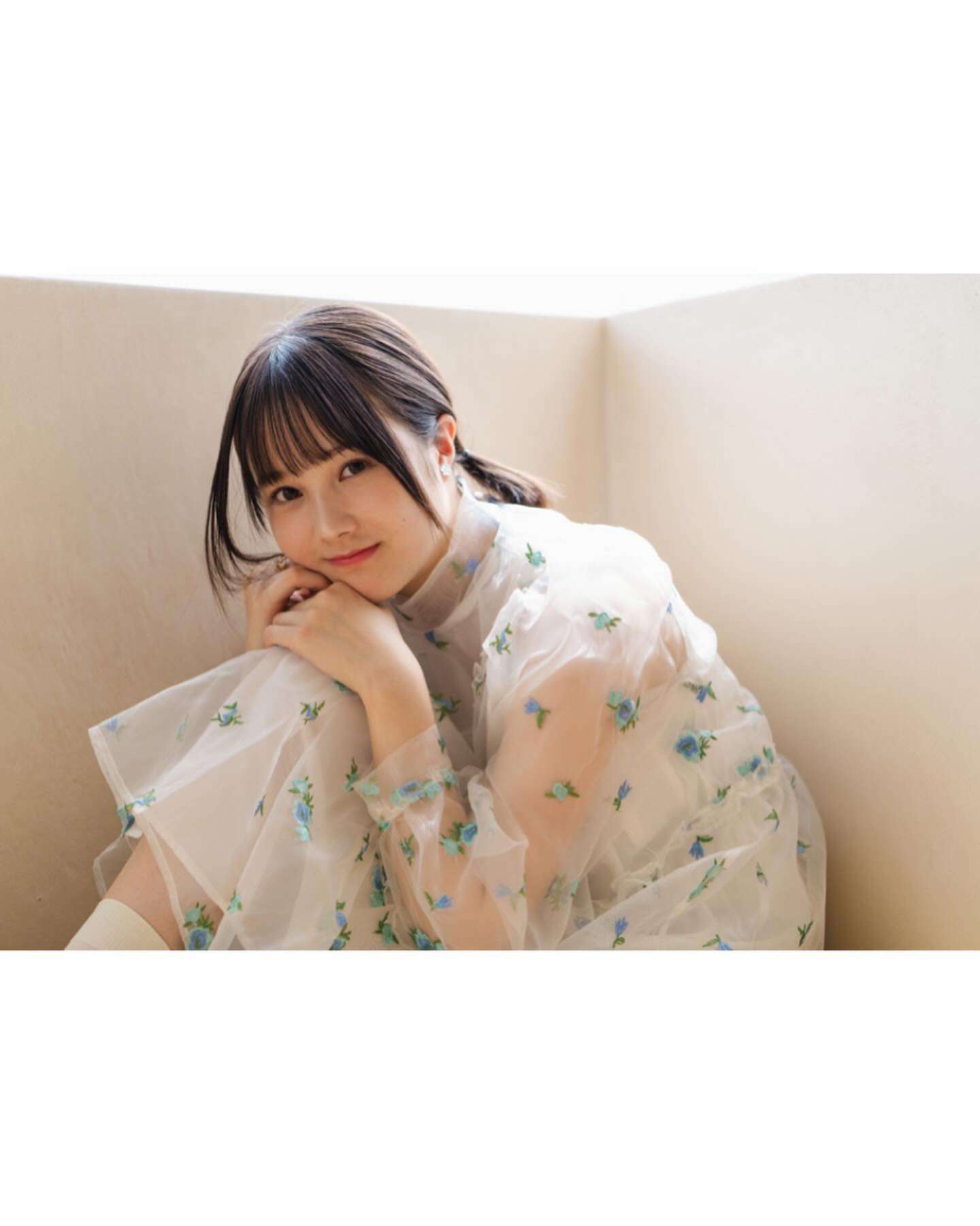 本田紗来16歳　アイドルにしか見えない！あごに人さし指＆髪を結び　来年のカレンダーを発売「ホントにキレイになった」