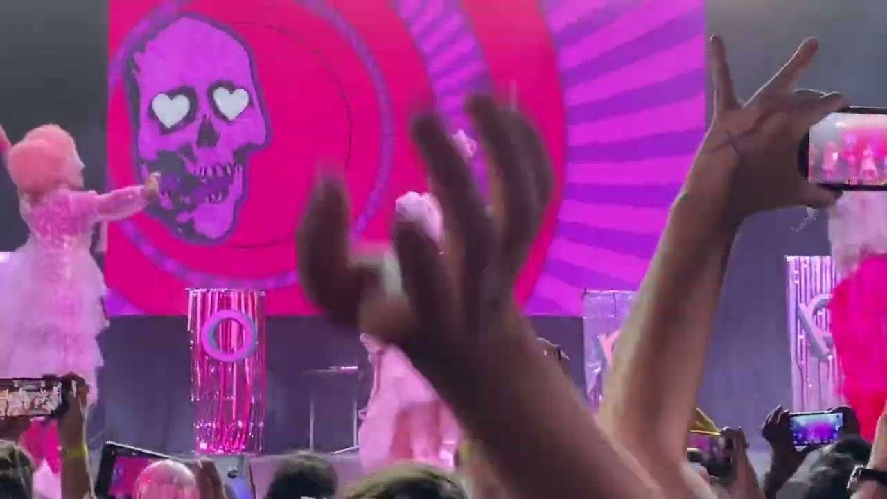 Kyary Pamyu Pamyu NYC 2023 Pon Pon Pon - YouTube