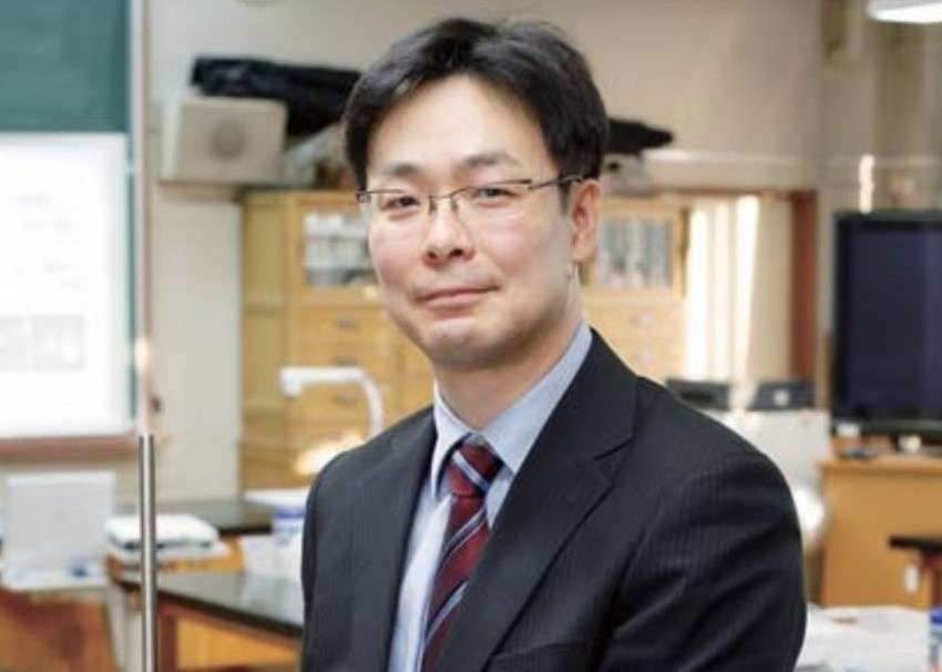 〈練馬・わいせつ校長〉「校舎内でも女子中学生に手をだしていた」「動画撮影はあとで一人で楽しむため」初公判で明らかになった“変態校長”の鬼畜な手口。マッサージを口実に“呼び出し“も…