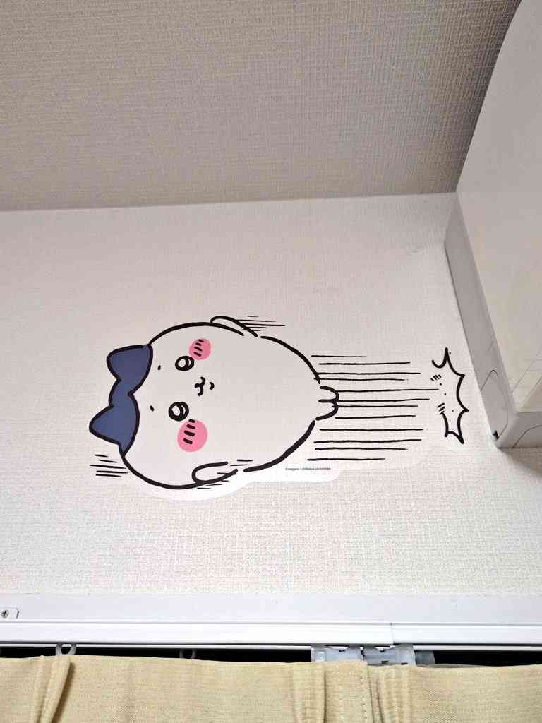 ミルクボーイ内海崇、「ちいかわ」だらけの自宅が話題 「原画展みたい」な空間にファン仰天