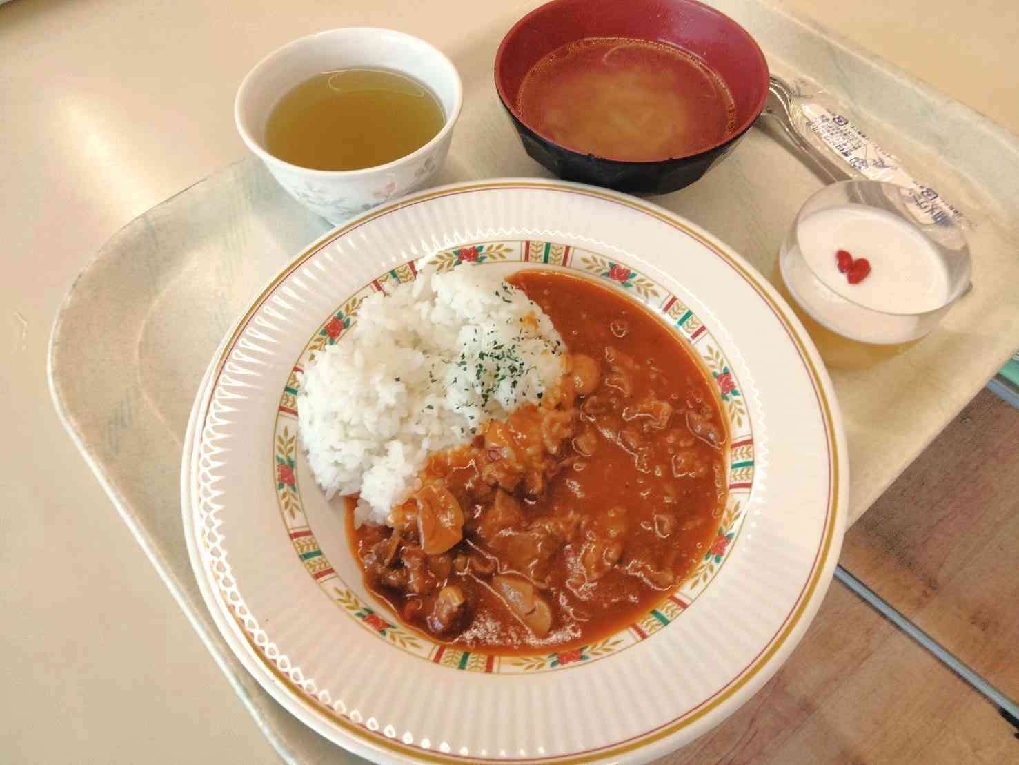 私立中高一貫校の給食でホテルオークラの味　プロが作ったビーフストロガノフに生徒「いつもの100倍うまい」給食費は？