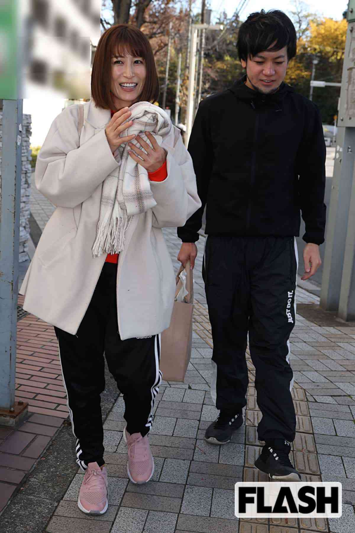 おかもとまり、“大麻解禁” 市議と親子3人再婚生活スタート…本誌直撃に「息子もマイクラで祝福を」