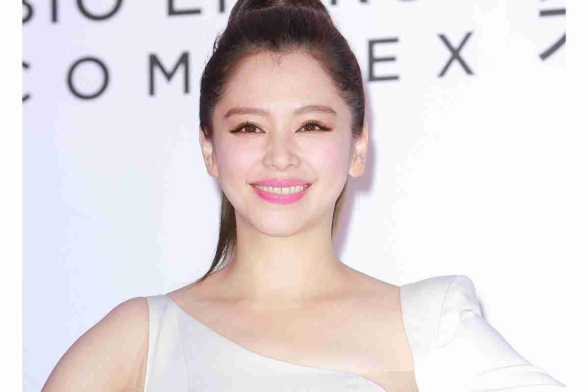 《このタイミングで》ビビアン・スーが実業家の夫との離婚を発表「直近で日本での芸能活動を活発化」｜NEWSポストセブン