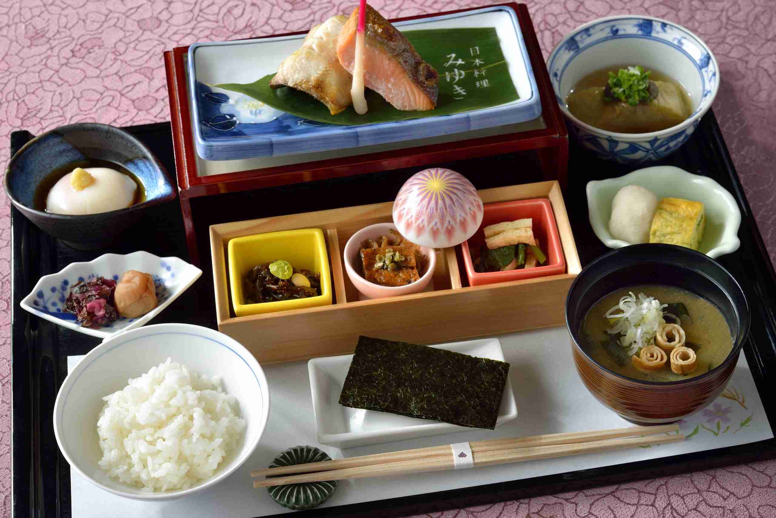23年間続く神戸の「世界一の朝食」、人気が衰えないのはなぜ