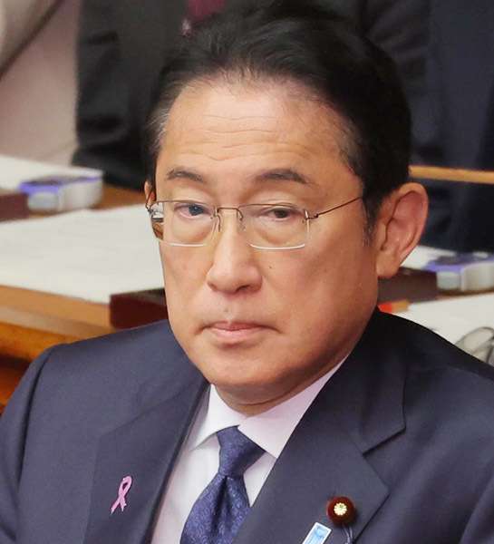 日本医師会側から献金1400万円、総理就任直後に5倍増！ 岸田首相が“賄賂メガネ”と大炎上（日刊ゲンダイDIGITAL） - Yahoo!ニュース