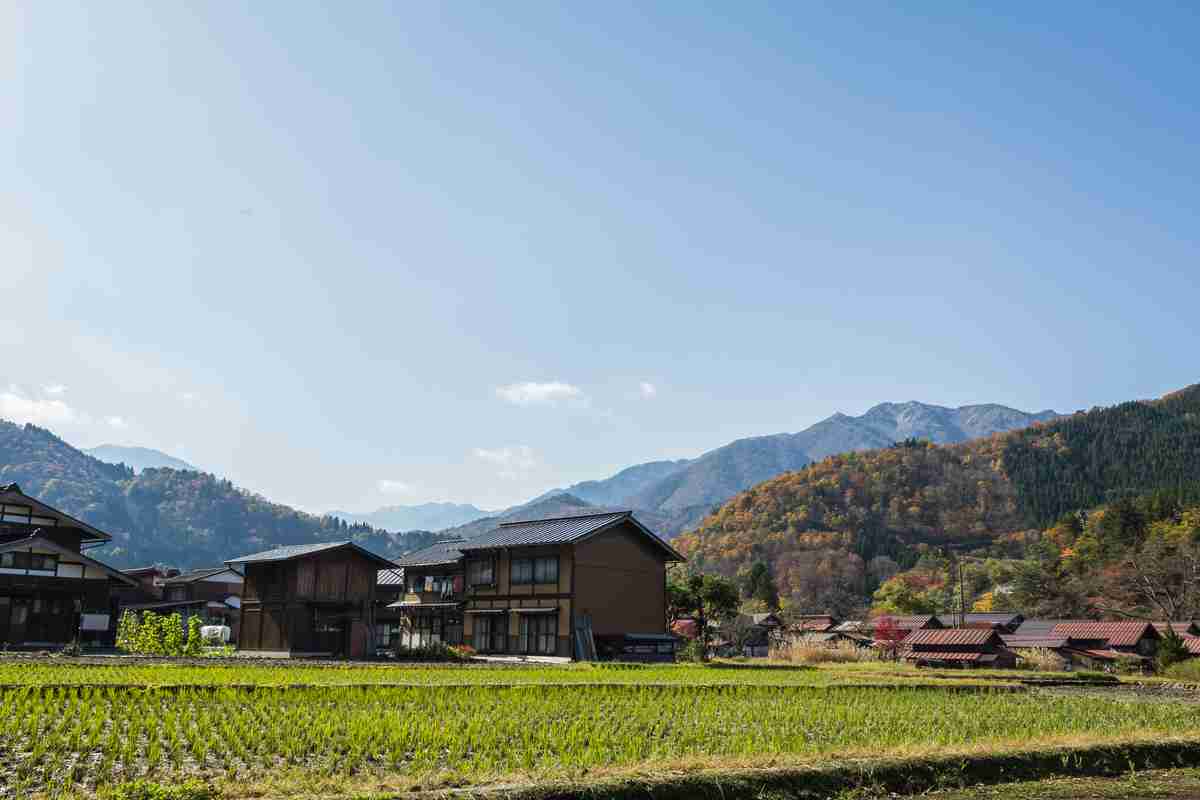 地方の友人が家も車も買っていました。年収は同じですが、生活費がそんなに安いのでしょうか？ | 年収 | ファイナンシャルフィールド