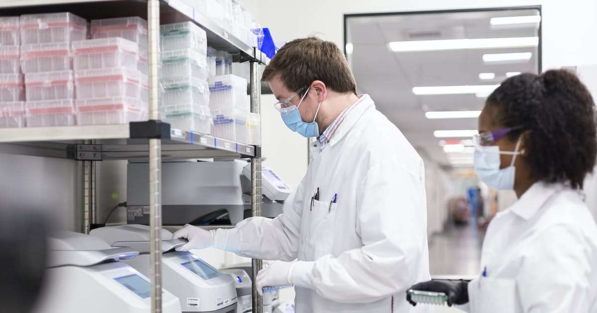 mRNA、次はがん治療に　モデルナは患者別の薬開発へ - 日本経済新聞