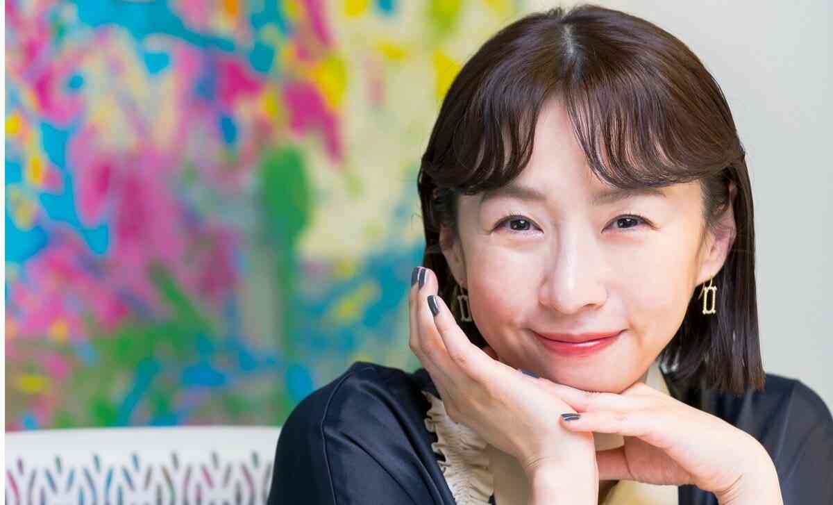 酒井若菜が30代で「まつげエクステ」をやめた理由　「自分の加齢を見せていけるようにならなきゃと思った」 | 概要 | AERA dot. (アエラドット) 