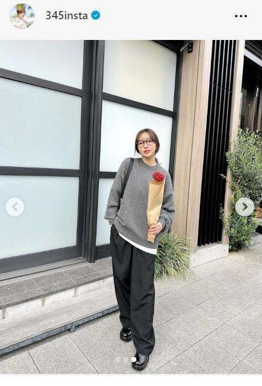 指原莉乃 ユニクロ2990円ショルダー×上質ニットの上級テク私服に称賛多数「真似っ子して買った」「好みすぎる」