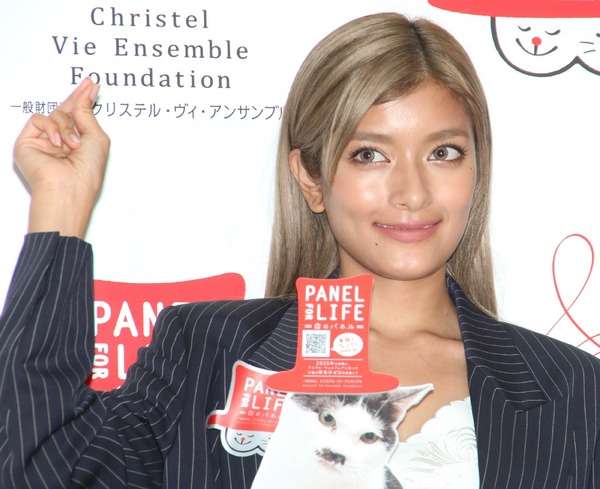 ローラ、在住のロサンゼルスでは「保護犬や保護猫は引き取るのが当たり前」 | RBB TODAY