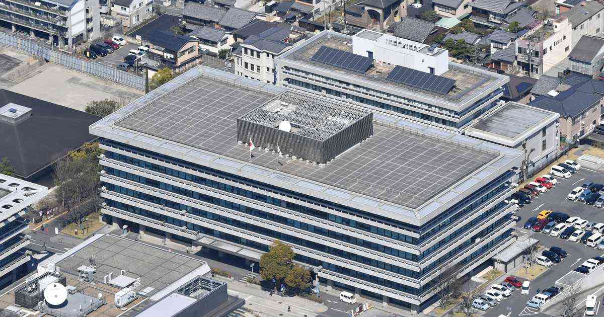安倍元首相銃撃現場で献花を妨害した疑い　20代男を書類送検 - 産経ニュース