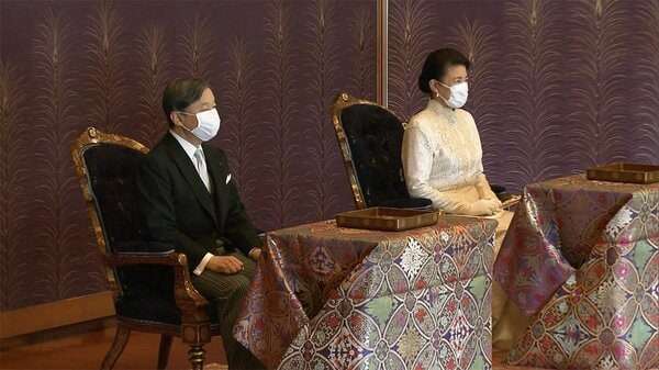 「歌会始の儀」来年は詠みあげ役以外ノーマスクでアクリル板も使用せず　今年は陛下と皇族方は全員マスク姿　｜FNNプライムオンライン