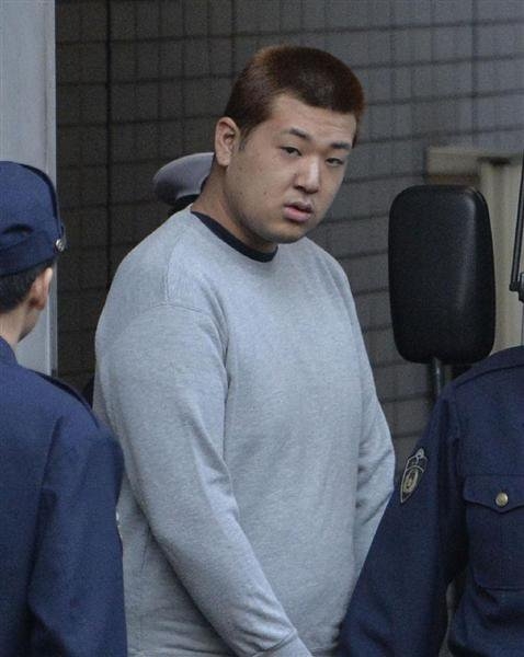 恐怖!【ソフトモヒカンの小太り男】走行中の路線バス車内で突然 女子児童の膝の上に座る…ほかの乗客に「何やっているんだ!」と一喝されバスから逃走