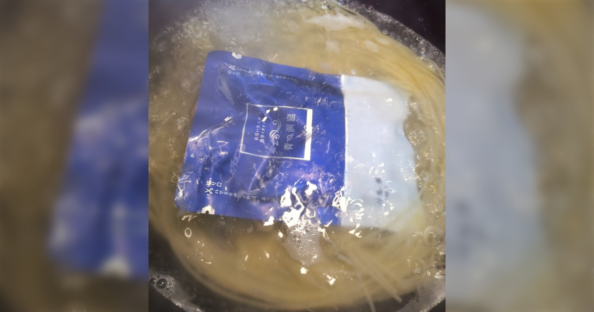 パスタとパウチを一緒に煮る”潔癖症発狂クッキング”が物議を醸す｢煮沸消毒されているからOK｣｢絶対にムリ｣と賛否両論 - Togetter