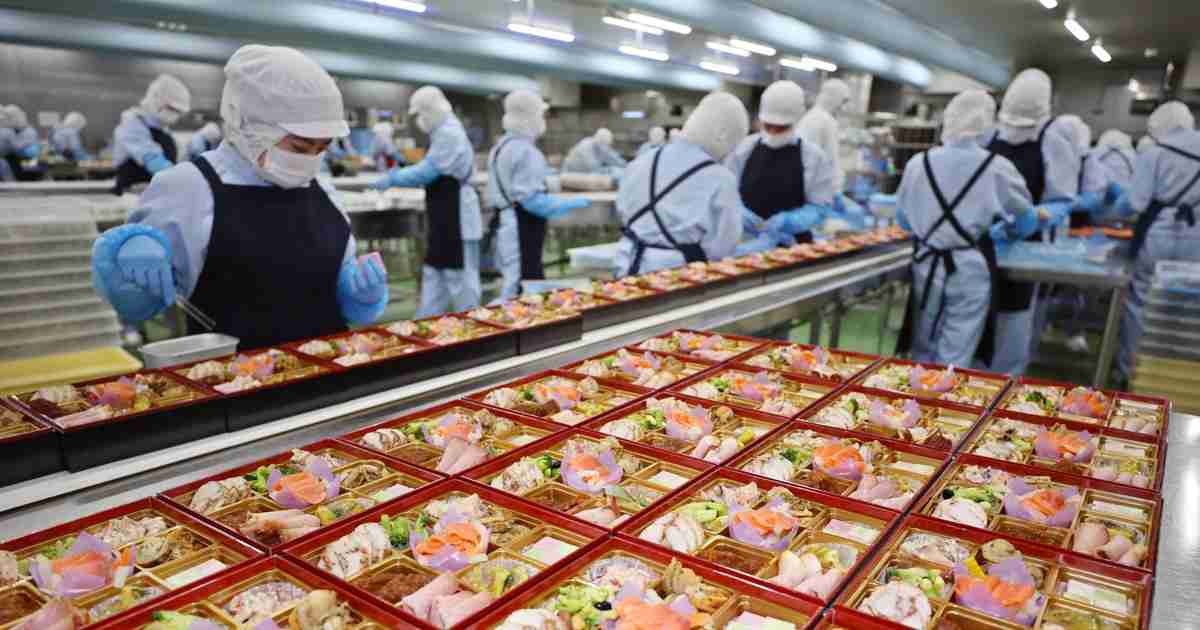 正月はやっぱりおせち?　2024年「食べる予定」56.4％ | 毎日新聞