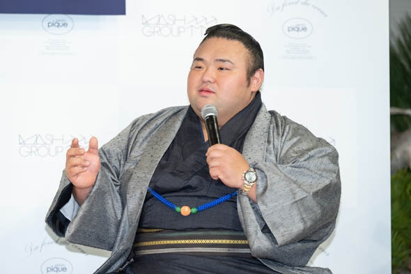 ふわもこジェラピケ化粧まわし、ネットで反響「かわいすぎるだろ」　貴景勝関に贈呈