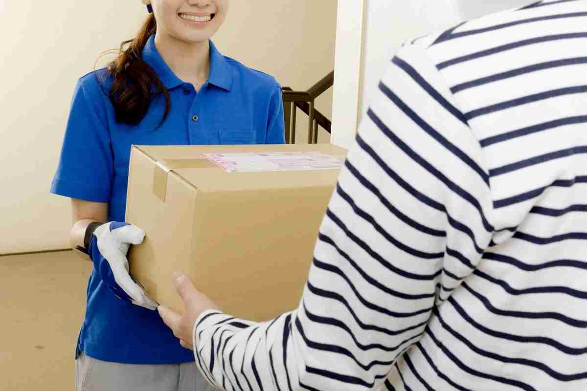 女性配達員の悩み「“上半身裸の男性”の荷物受け取りが辛い…」条例で規制できないのか、弁護士の見解 | マネーポストWEB