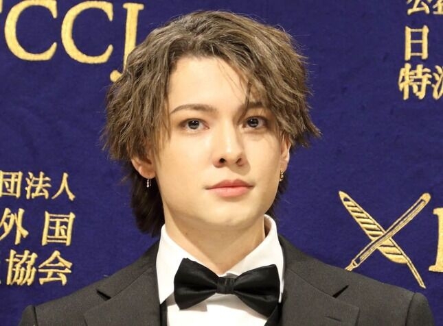 【悲報】辞めジャニ　岡本カウアンさん、更なる芸能界の闇を暴露「AKB、グラビアは枕だらけ」 : ねことダンボール