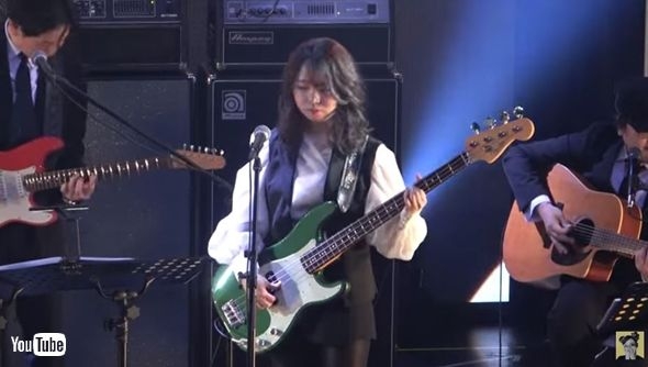 加護亜依、13歳差妹と初共演のライブが神回すぎる　クールな“ベーシスト”登場に「妹さんが居たなんて驚き」「ヒメちゃんマジで可愛い」