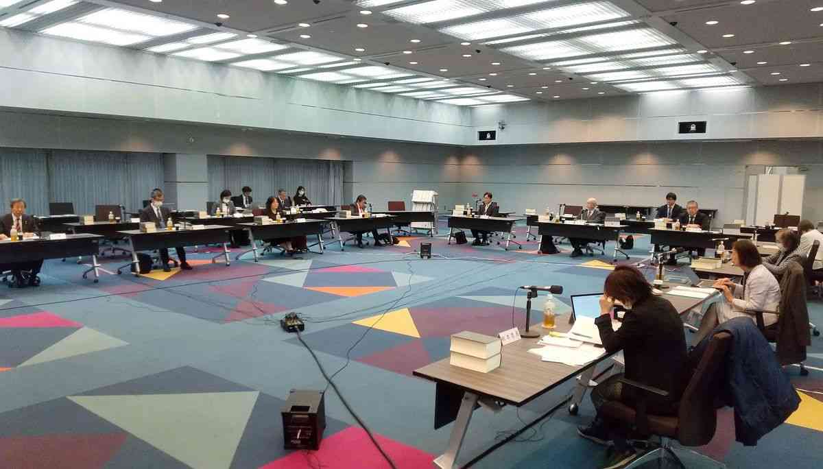 離婚後の共同親権導入へ　選択可、「ＤＶの恐れ」は単独親権―法制審要綱案：時事ドットコム