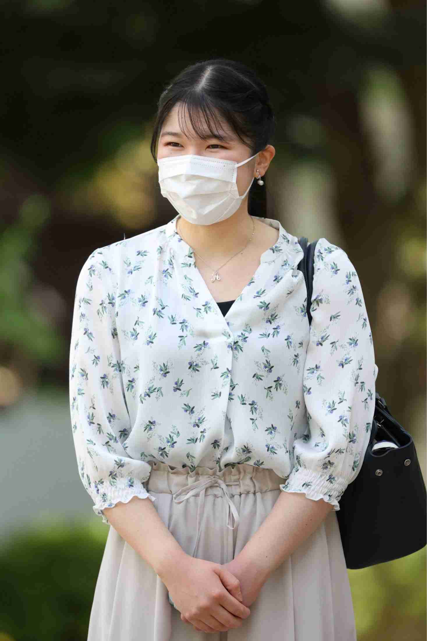 愛子さま22歳に　雅子さまと“母娘お揃い”パンプスでも…愛子さまからの“意外なアドバイス”〈そうではなくて…〉（文春オンライン） - Yahoo!ニュース